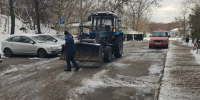 Борьбу с наледью для безопасности дзержинцев ведут противогололедными материалами - Regions.Ru