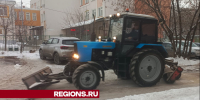 В Дзержинском с 6 утра борются с последствиями очередной порции снегопадов - Regions.Ru